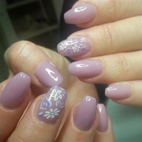 Perfect Cute Gel Nail Colors 26