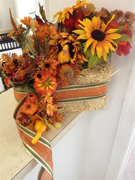 Stunning Thanksgiving Office Decorating Ideas 30