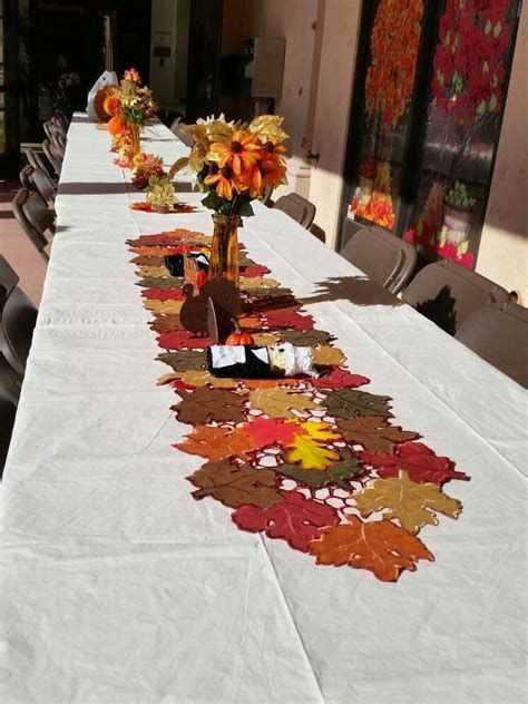 Stunning Thanksgiving Office Decorating Ideas 33