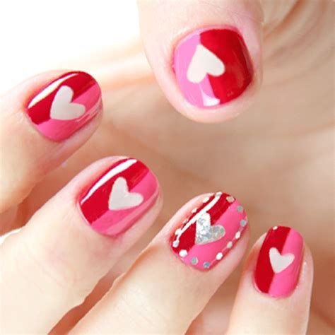 Totally Comfy Valentines Nail Designs Short Nails 16