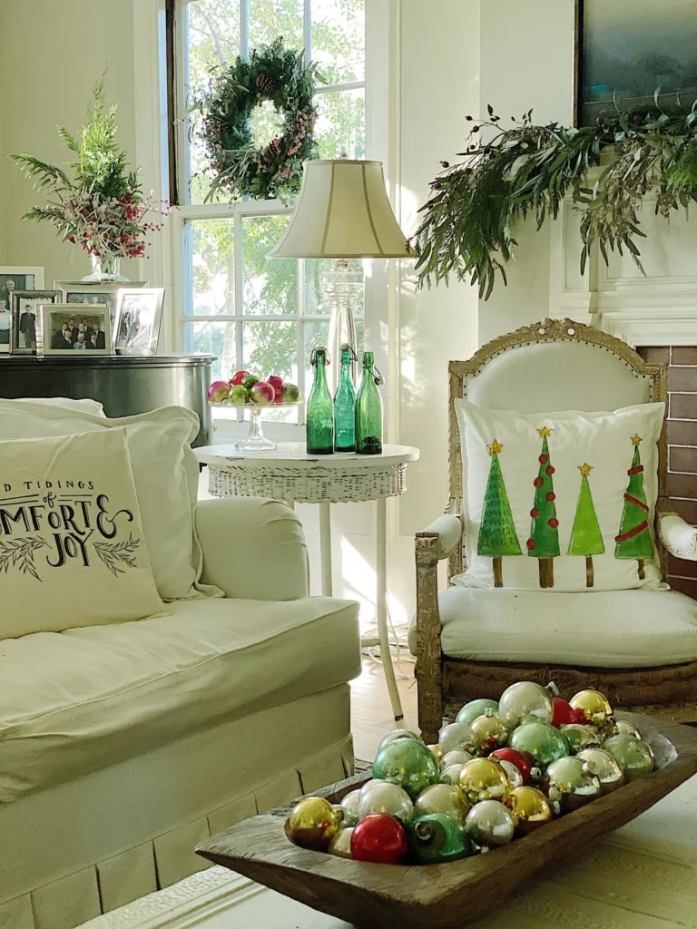 Numerous Ways To Fill Your Living Room With Scents Of Christmas 09