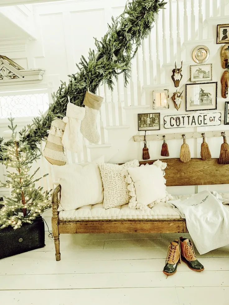 Numerous Ways To Fill Your Living Room With Scents Of Christmas 12