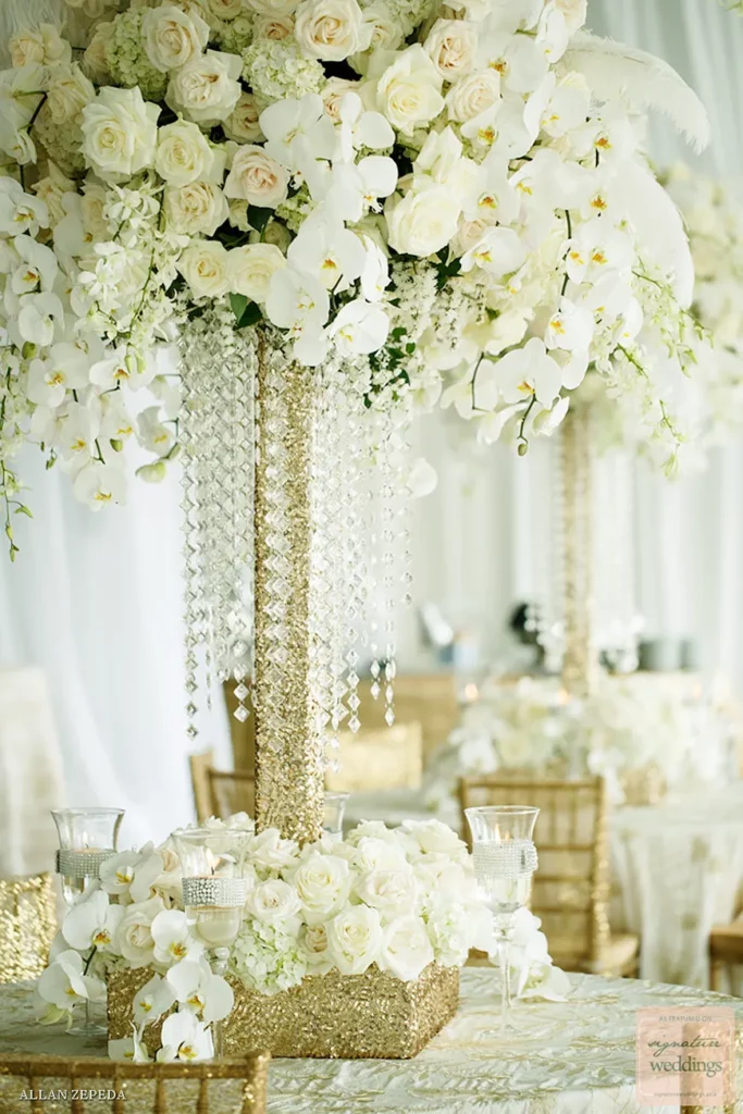 12 White Wedding Flowers Ideas For Your Wedding Table Decor 09