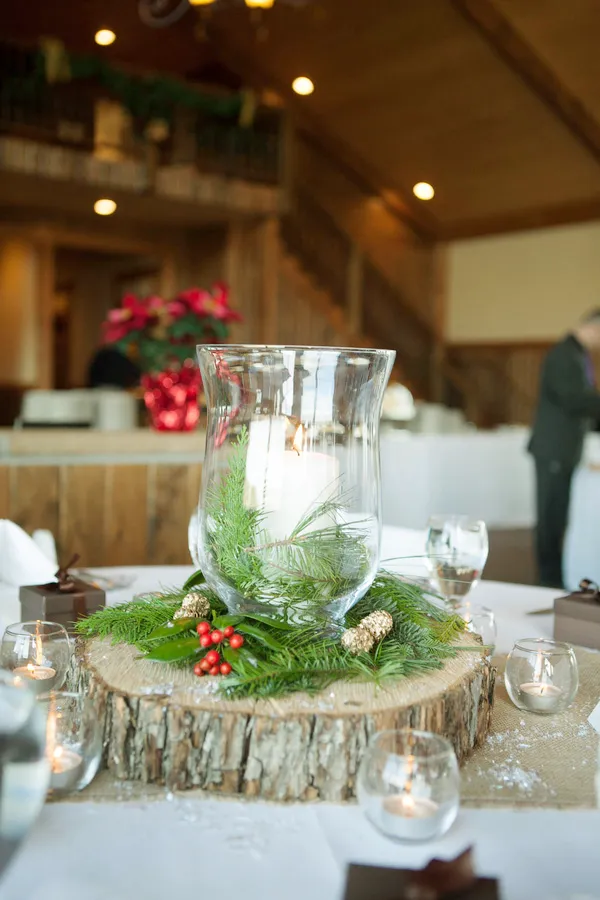 13 Easy Winter Wedding Centerpiece Ideas 05