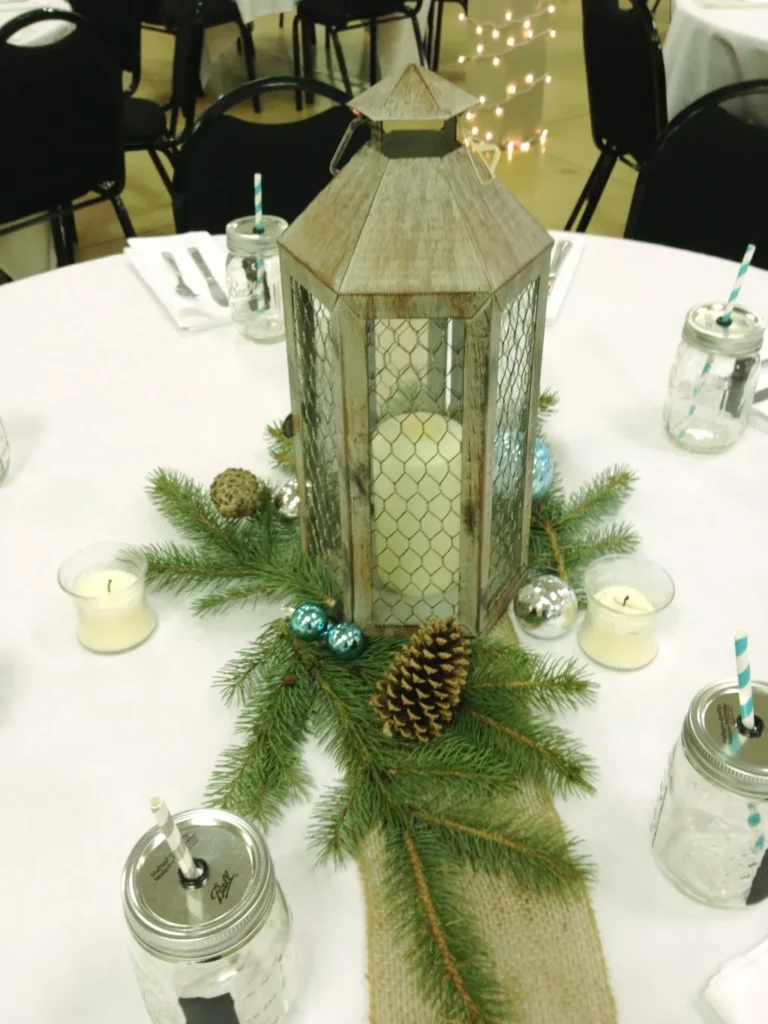 13 Easy Winter Wedding Centerpiece Ideas 07