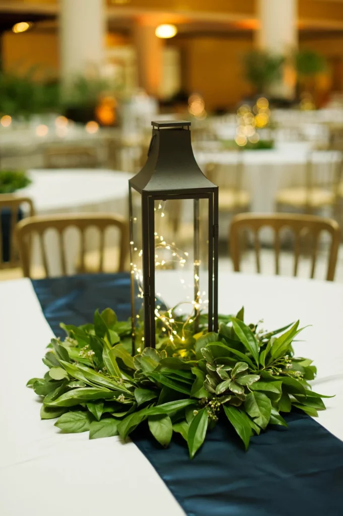 13 Easy Winter Wedding Centerpiece Ideas 12