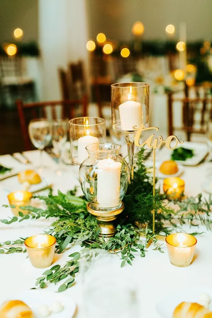 13 Easy Winter Wedding Centerpiece Ideas 15