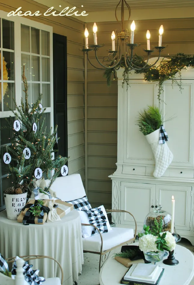 14 Ideas for Decorating Your Winter Home to Add the Personal Touch to Your Front Porch 09