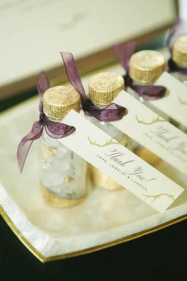 14 Unique but Elegant Winter Wedding Favor Ideas 04