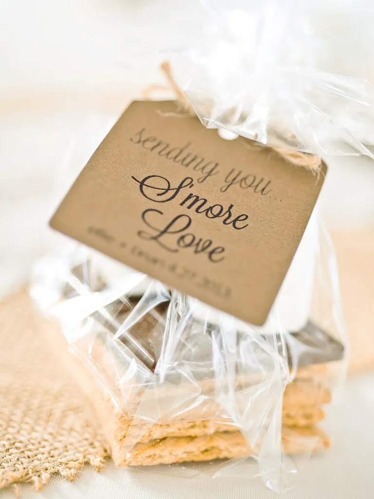 14 Unique but Elegant Winter Wedding Favor Ideas 11