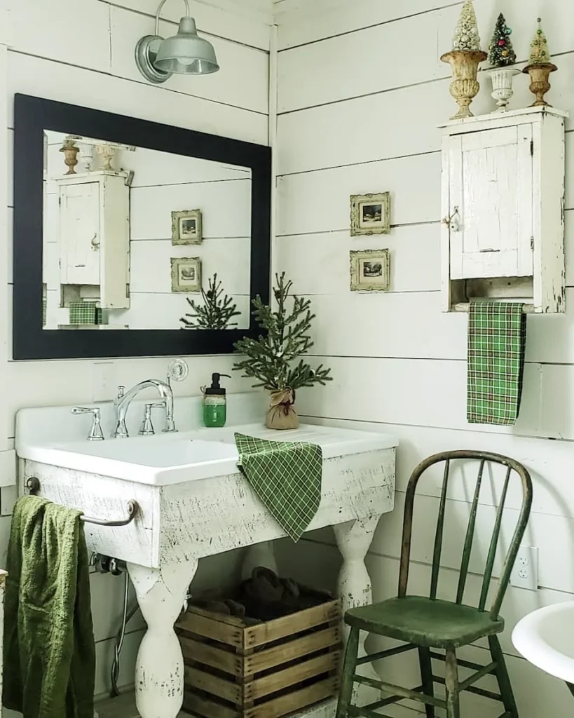 15 Best Christmas Bathroom Decoration Ideas For This Winter