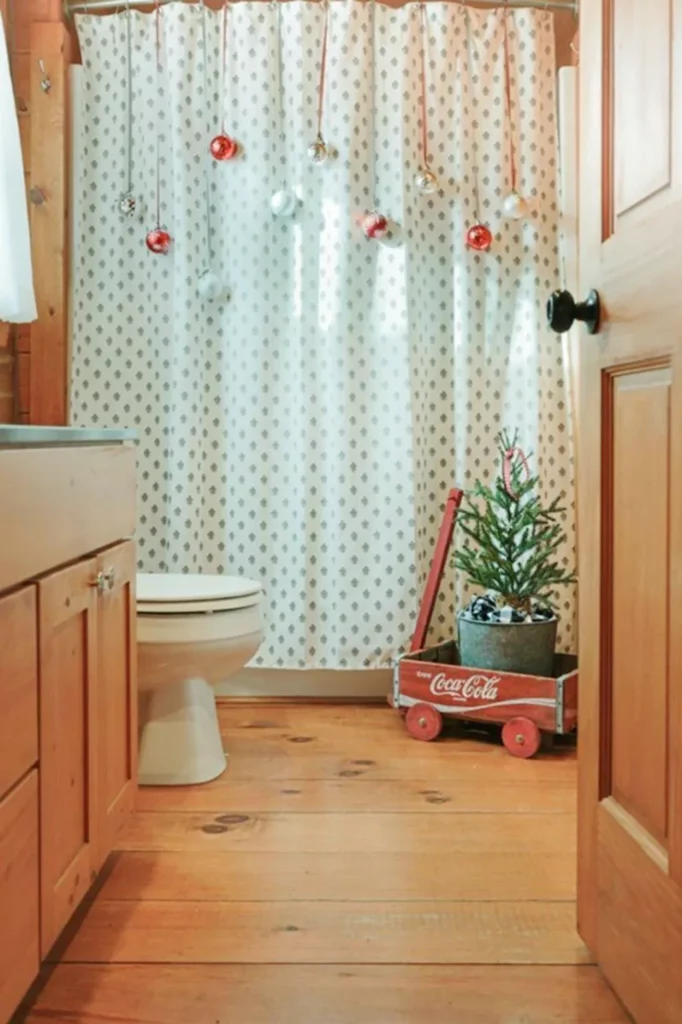 15 Best Christmas Bathroom Decoration Ideas For This Winter 14