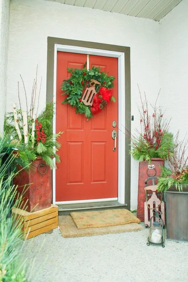 15 Decorating Ideas Your Front Door For the Holidays 03