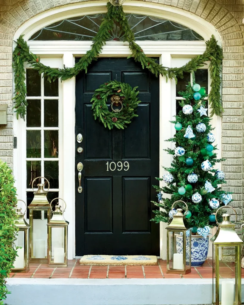 15 Decorating Ideas Your Front Door For the Holidays 04
