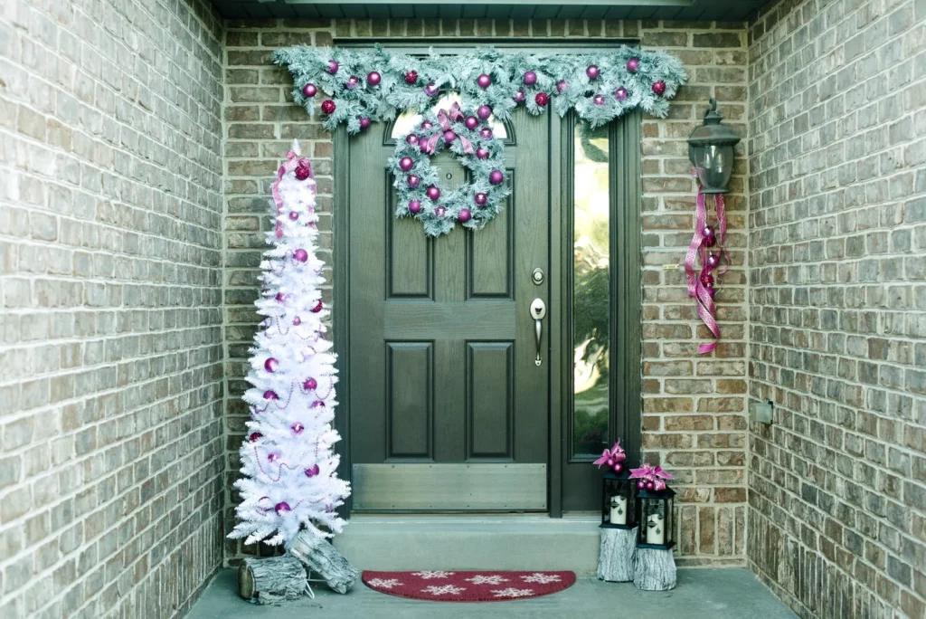 15 Decorating Ideas Your Front Door For the Holidays 05