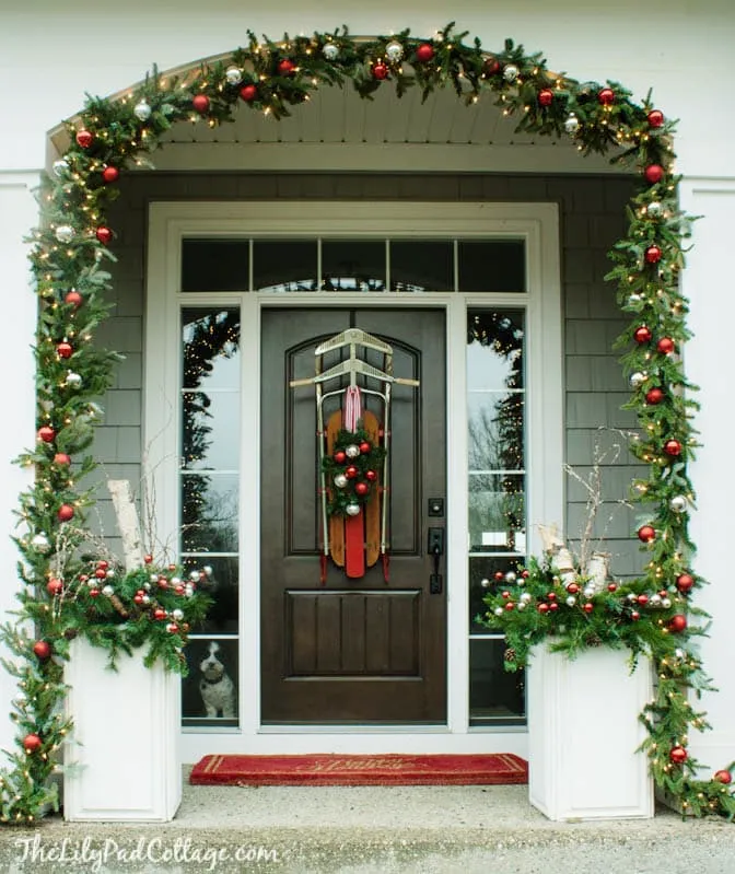 15 Decorating Ideas Your Front Door For the Holidays 09