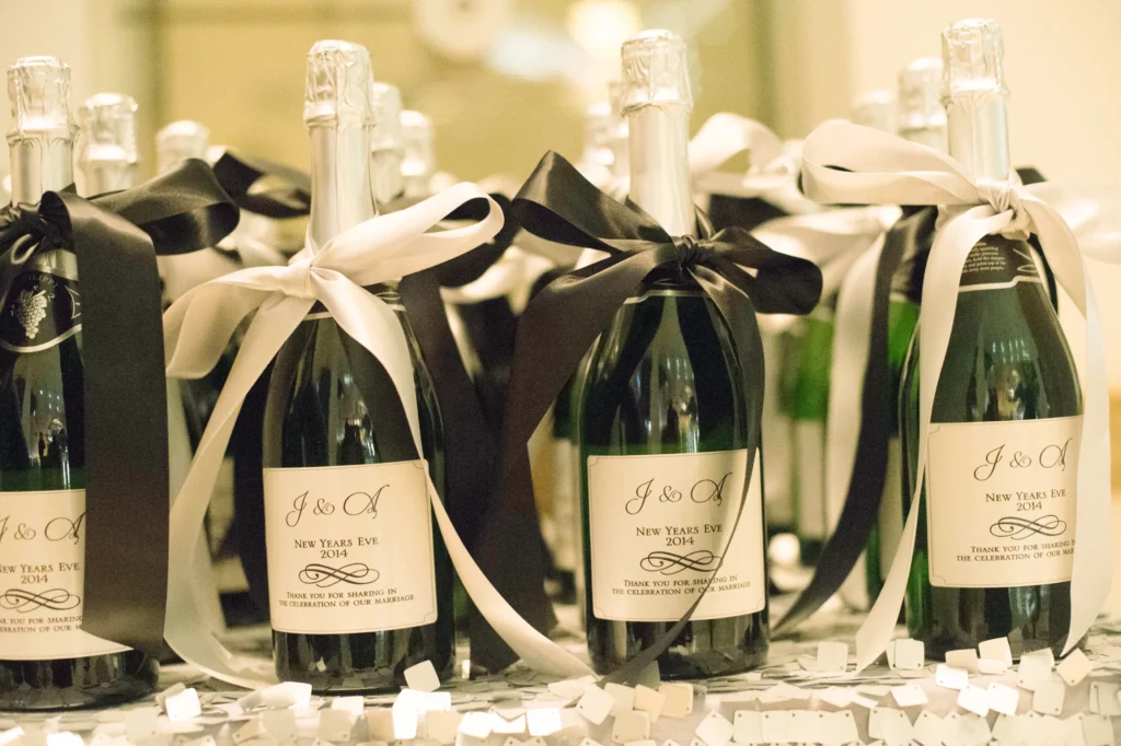15 New Years Wedding Favors Ideas