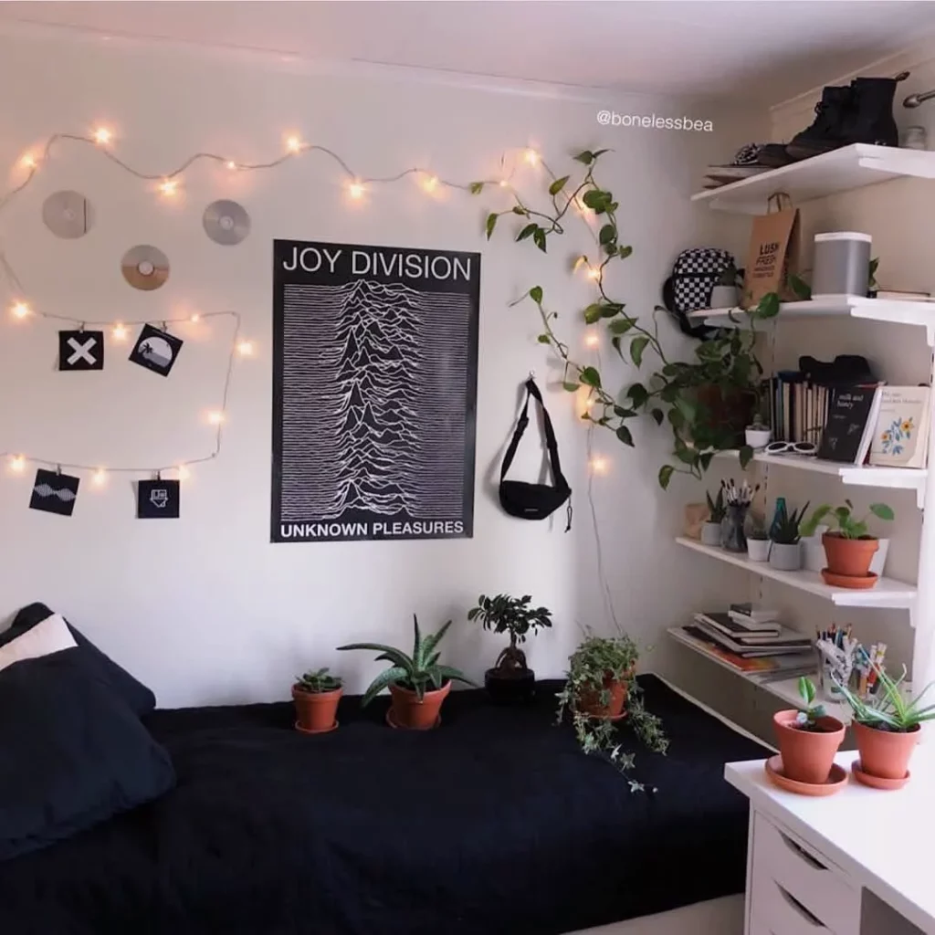 3 Tips To Create Aesthetic Grunge Room Decor 7