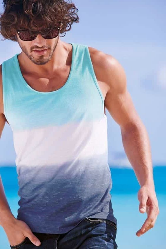 3 Tips To Wear Beach Outfit For Men 5