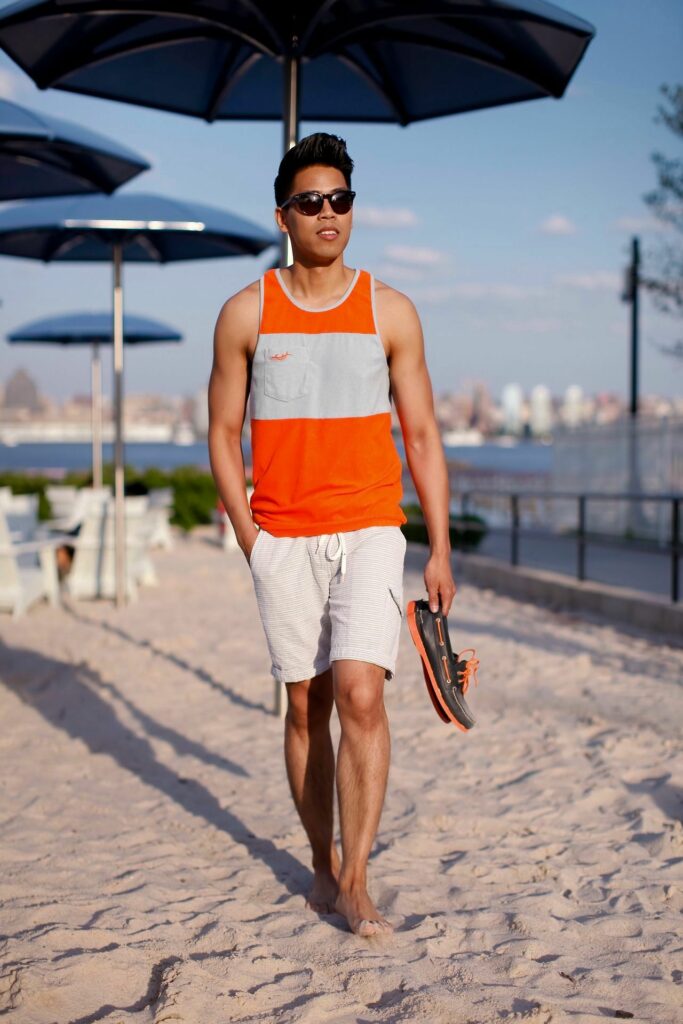 3 Tips To Wear Beach Outfit For Men 7