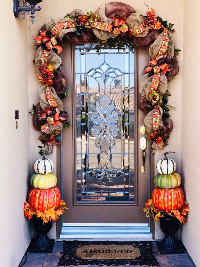 9 Awesome and Impressing Fall Front Door Decor Ideas 2