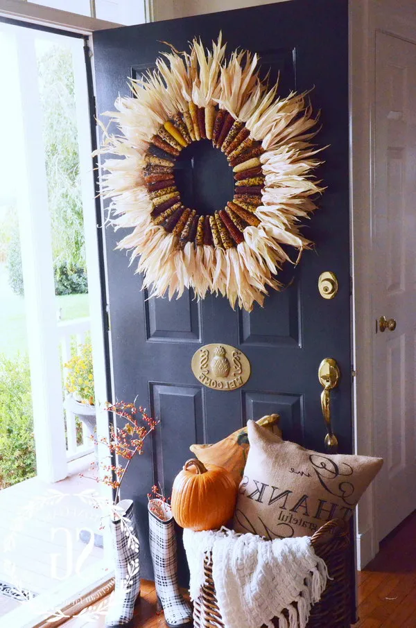 9 Awesome and Impressing Fall Front Door Decor Ideas 9