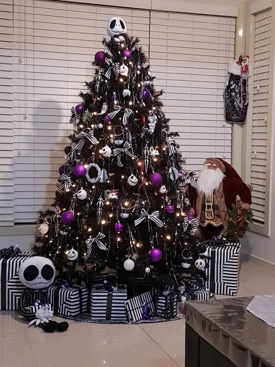 Best Christmas Tree with Purple Decorations 4